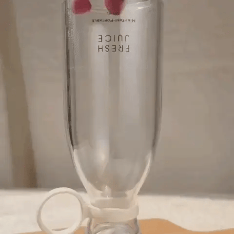 Smoothie rose versé dans un verre (Puissant)